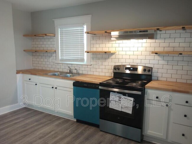 Foto del edificio - 218 N Hickory St