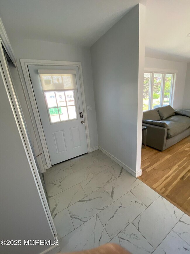 Foto del edificio - 871 Red Oaks Dr