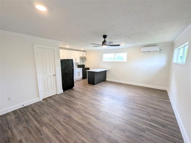 Building Photo - 2306 Garvey Dr
