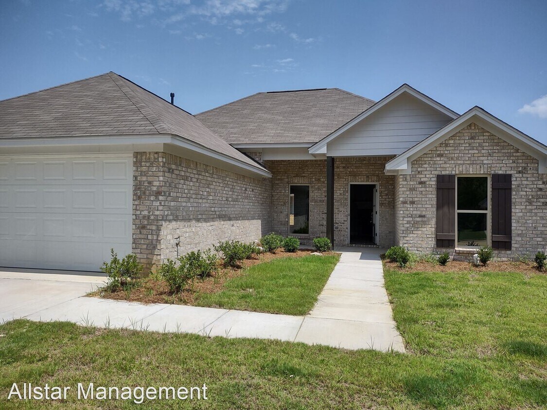 Primary Photo - 4 br, 2 bath House - 560 Silver Hill Drive