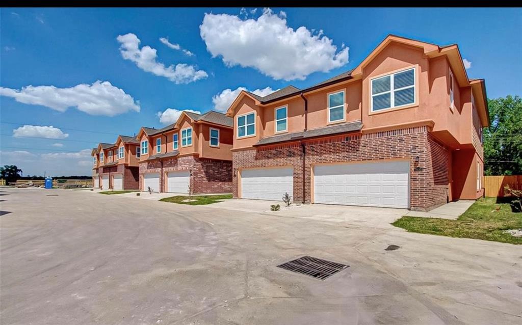 Primary Photo - 2132 Bermuda Dunes Dr