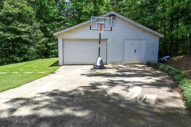 Foto del edificio - Harris County-Near I-185, 3 Bedrooms and 2...