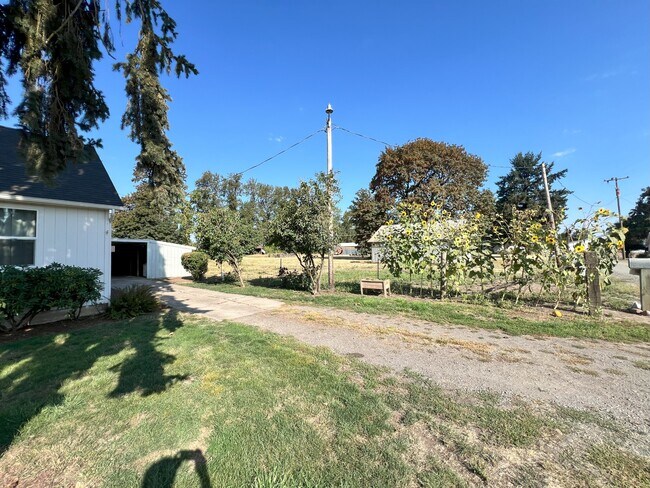 Foto del edificio - 13799 Myers Ln S