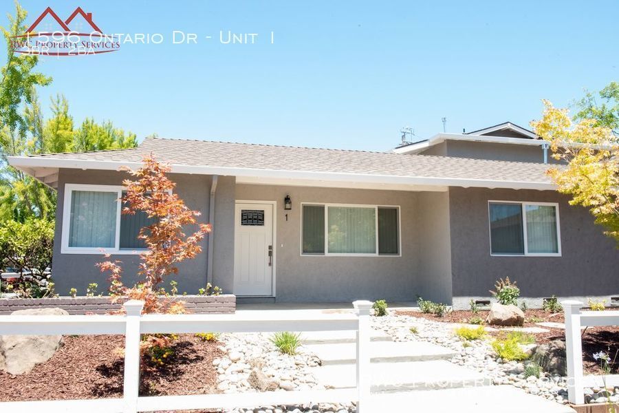 Primary Photo - 1596 Ontario Dr