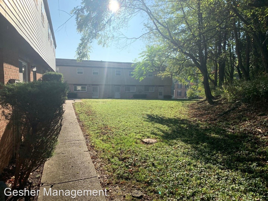 1575 Evelyn Rd, Brentwood, PA 15227 Room for Rent in Brentwood, PA