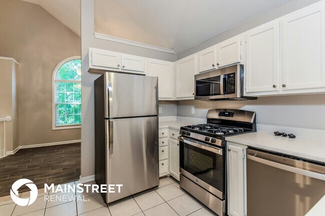 Foto del edificio - 136 Summer Creek Cove
