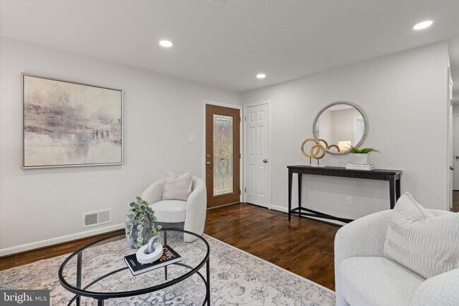 Foto del edificio - 2711 Groveton St