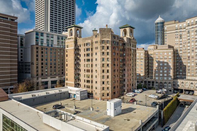 Building Photo - Ponce Condominiums