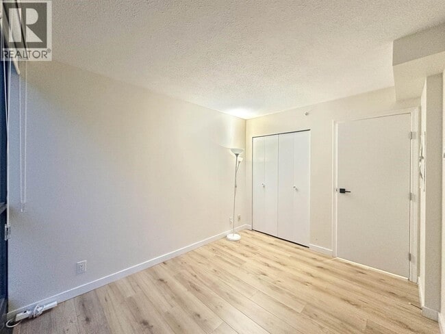 Building Photo - 1331 Alberni St