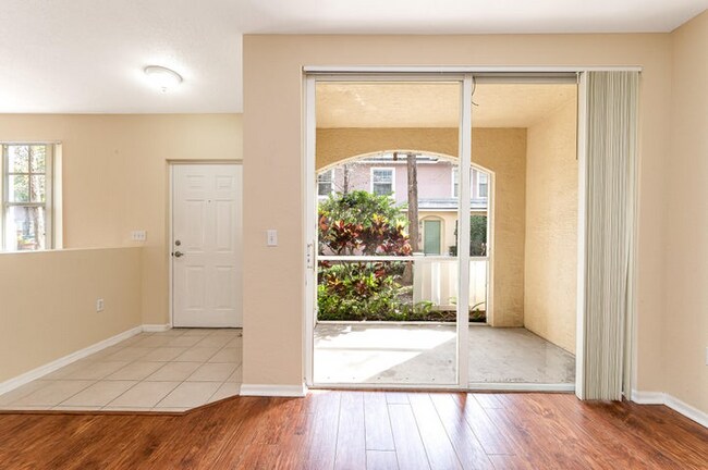Foto del edificio - 6520 W Sample Rd