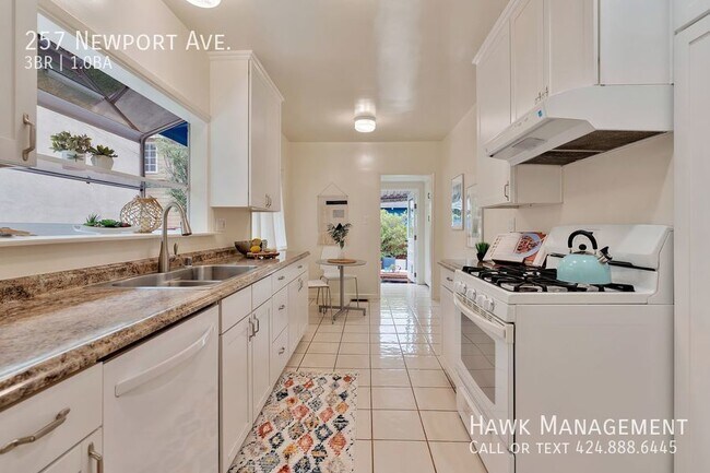 Foto del edificio - 257 Newport Ave