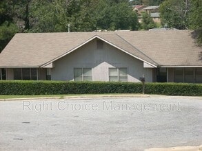 Building Photo - 9 Montclair Ct