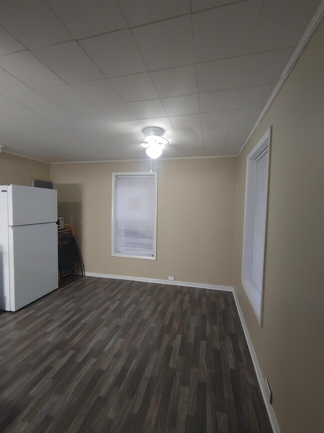 Building Photo - 205 Adkinson Ave