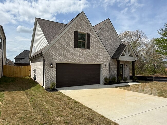 Building Photo - 40 Blue St