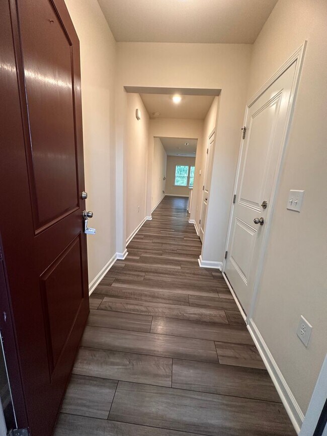 Building Photo - 3BR 2.5BA Townhome in High Point
