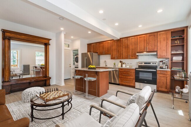 Foto del edificio - 1443 E 53rd St