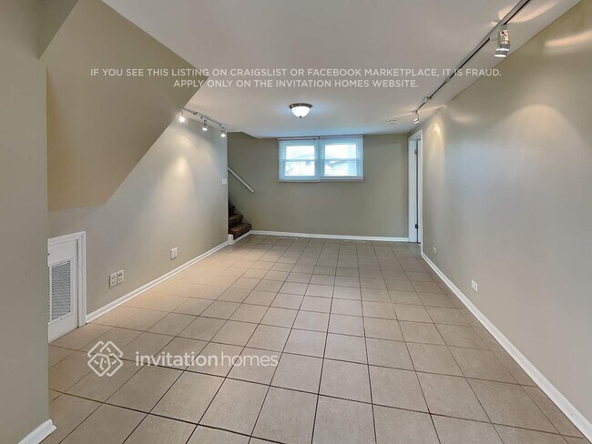 Foto del edificio - 14723 Menard Ave
