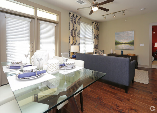 2BR,2BA/1105 SF/Dining Area - The Edge at Glade Parks