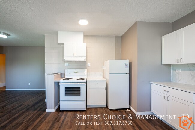 Photo du bâtiment - Cat Friendly Main Floor Apartment in TABER