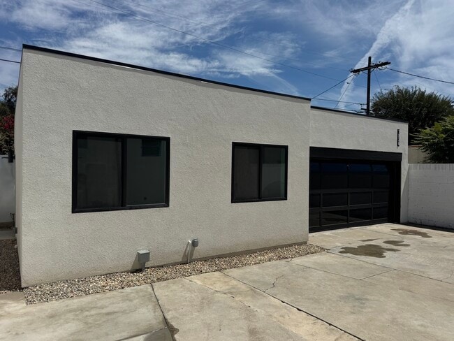 Building Photo - 7834 S Harvard Blvd