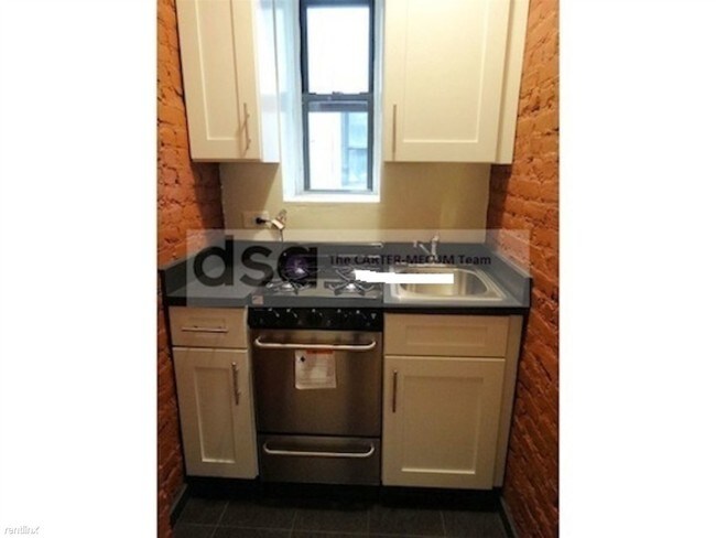 Building Photo - 429 W 46th St