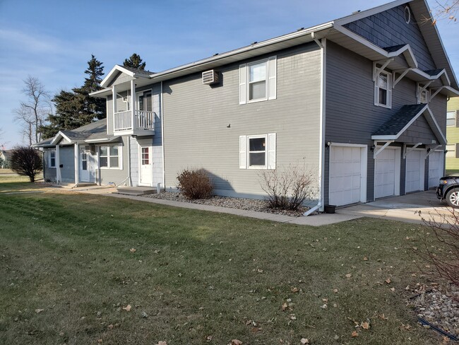 Building Photo - 1104 Hackberry Dr