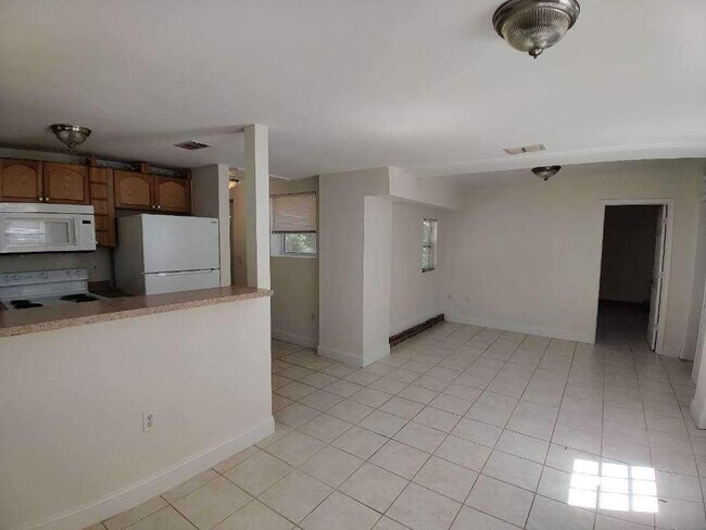 Foto del edificio - 1377 Ingleside Ave