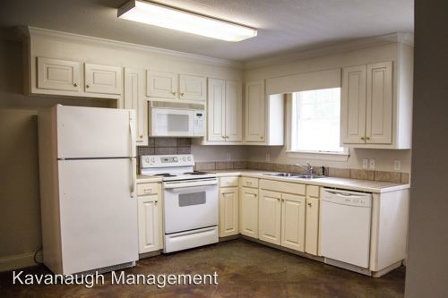 Foto del edificio - 246 McMahon Rd