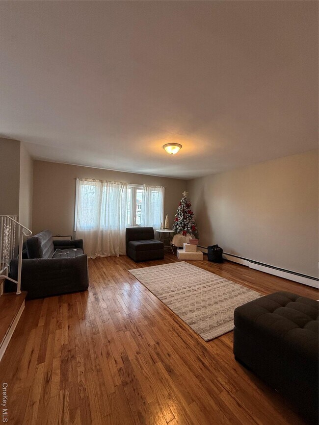 Foto del edificio - 259-23 Craft Ave