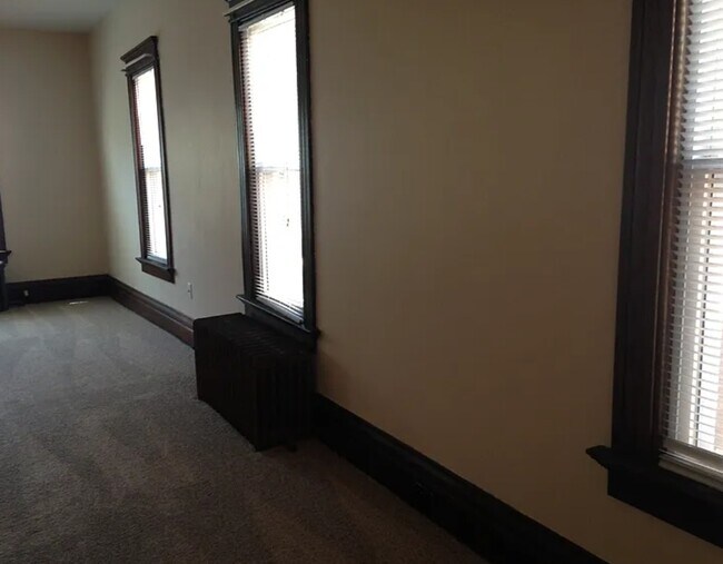 Foto del edificio - 541 W 9th St