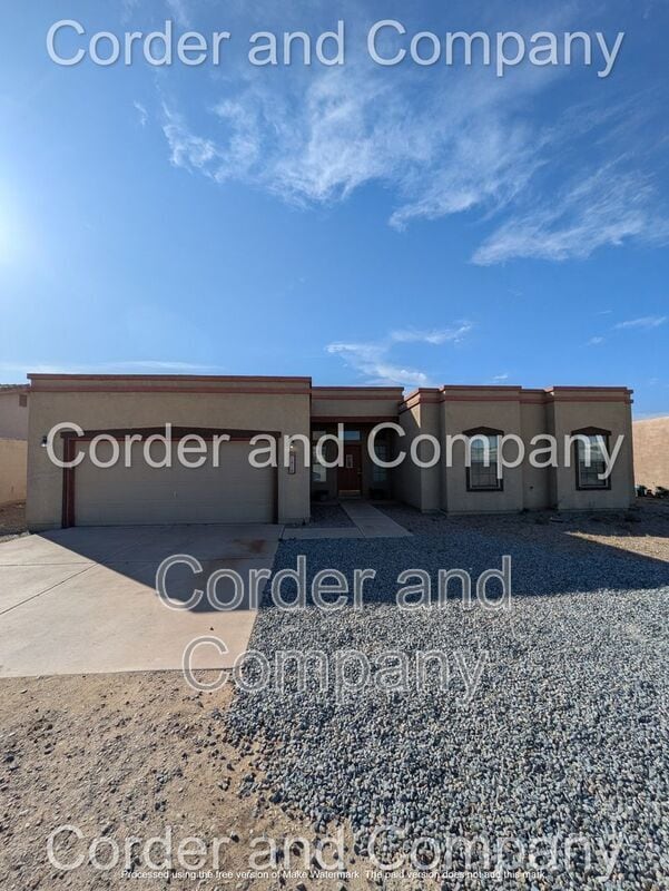 Building Photo - 1416 Monterrey Rd NE