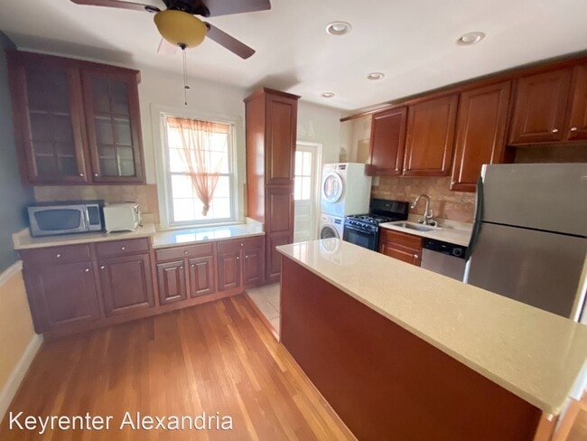 Building Photo - 2 br, 1 bath House - 306 Commonwealth Ave # 3