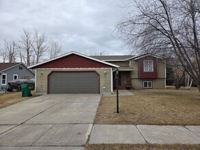 Building Photo - 12 N Sweetgrass Ave