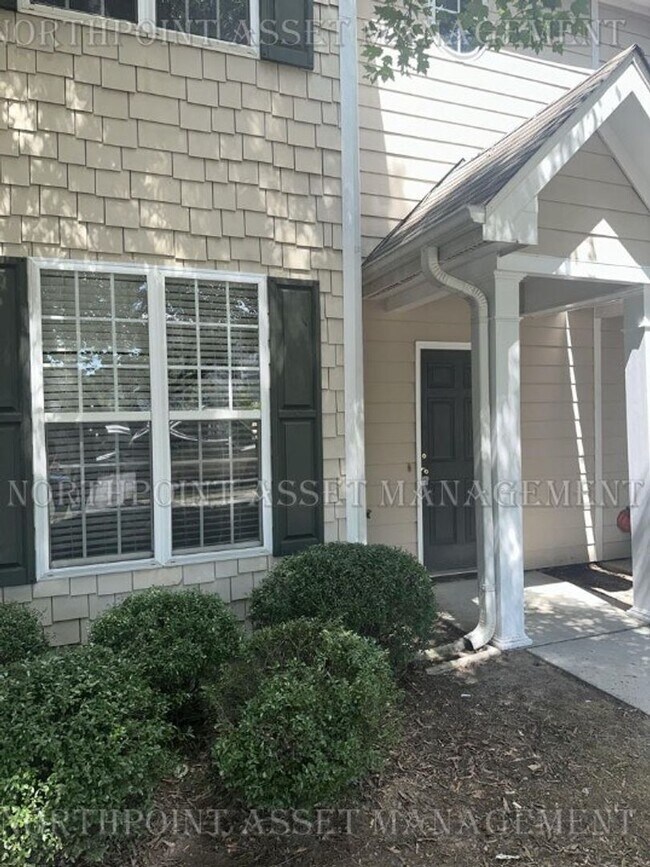 Building Photo - Ready for Now! Located in Raleigh. Townhom...
