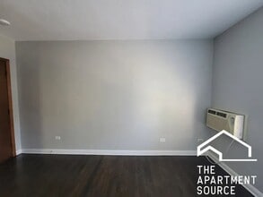 Building Photo - 3524 N Marshfield Ave