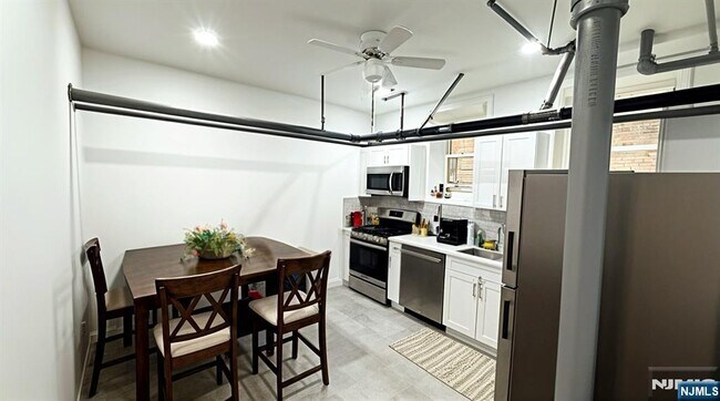 Foto del edificio - 340 Fairmount Ave