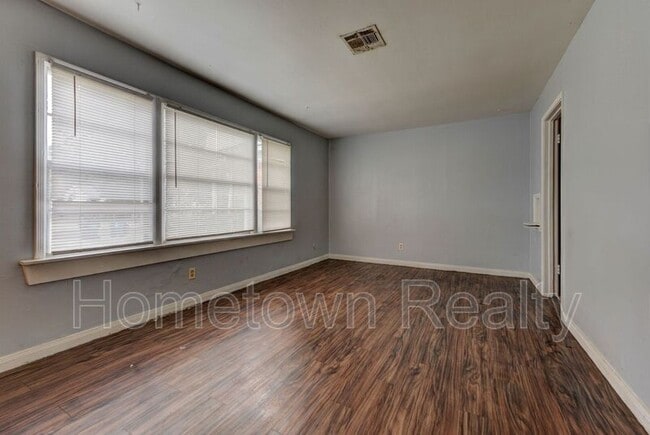 Building Photo - 430 Babb Dr