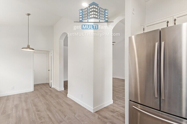 Building Photo - 234 N Heritage Dr
