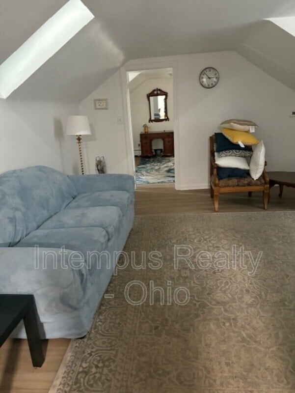 Foto del edificio - 930 Mansell Dr