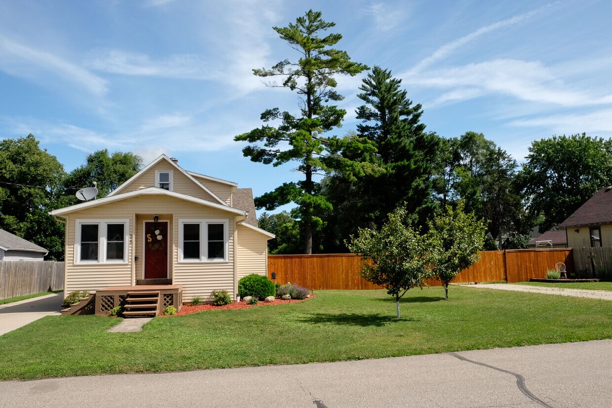 Primary Photo - 515 8th Street Northwest