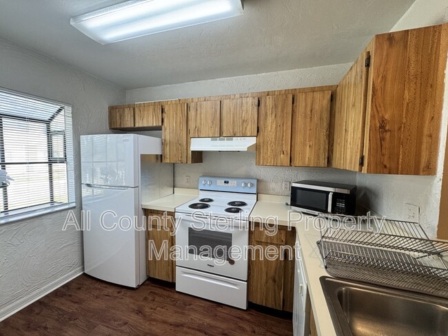 Building Photo - 6292 SW 8th Pl