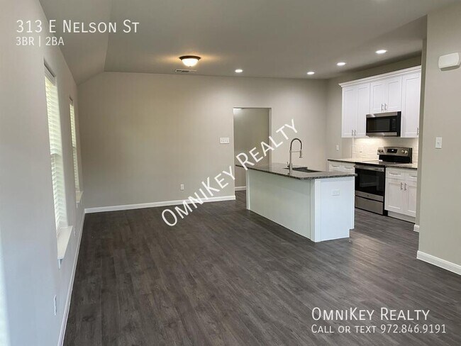 Foto del edificio - 313 E Nelson St