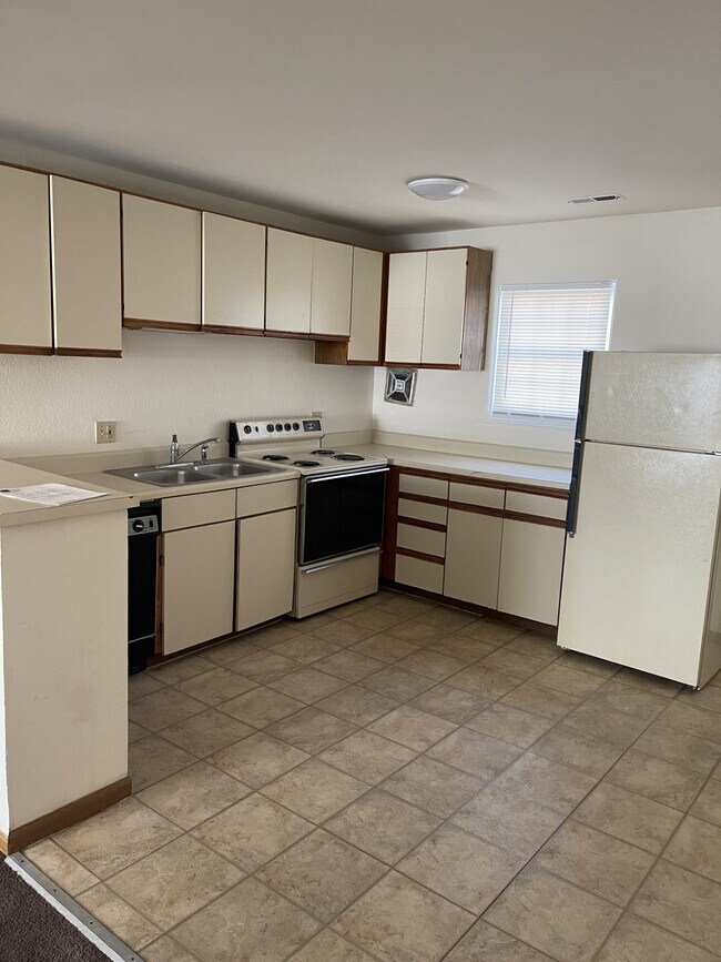 Foto del edificio - 1615 Sylvan Ln