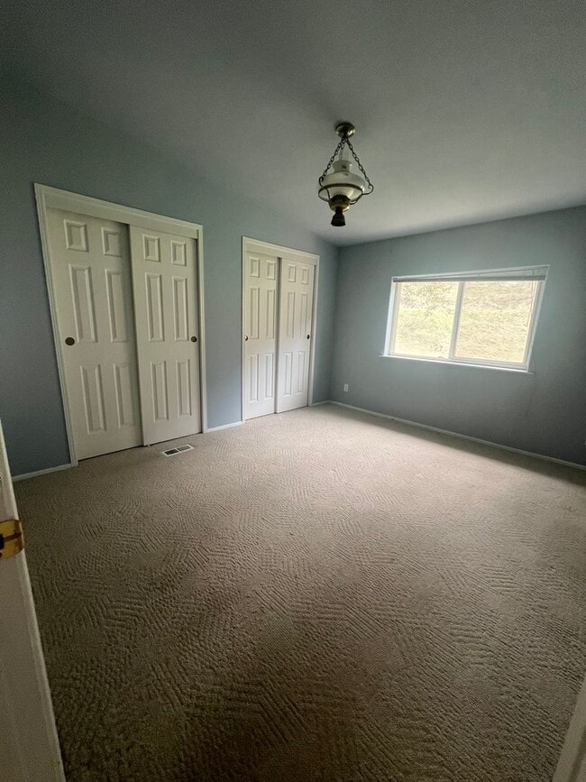 Building Photo - 3 Bedroom, 2 Bathroom Manufactured Home - ...