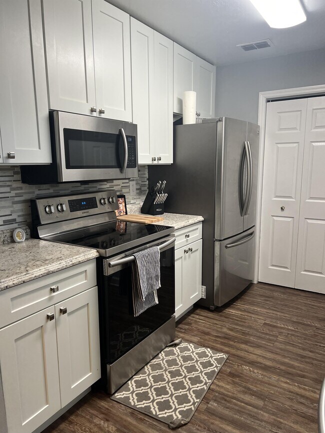 Photo - 102 W F Magers Rd House