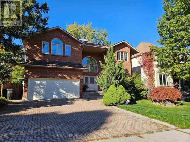 Photo du bâtiment - 3770 Bathurst St