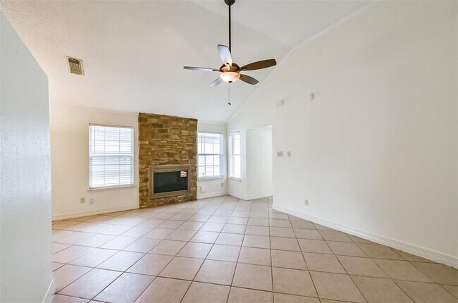 Building Photo - 11511 Highland Meadow Dr