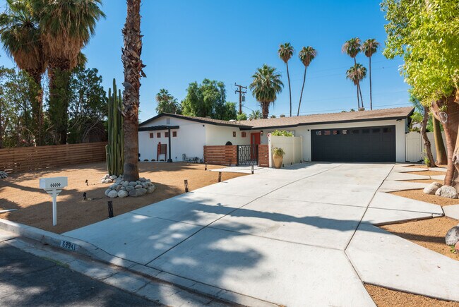 Building Photo - 69941 Sunny Ln