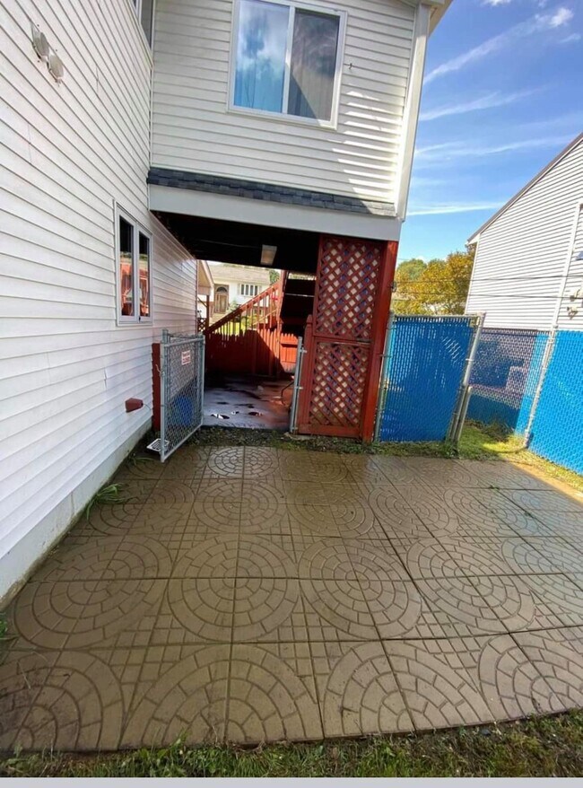 Building Photo - 3 Troj Dr