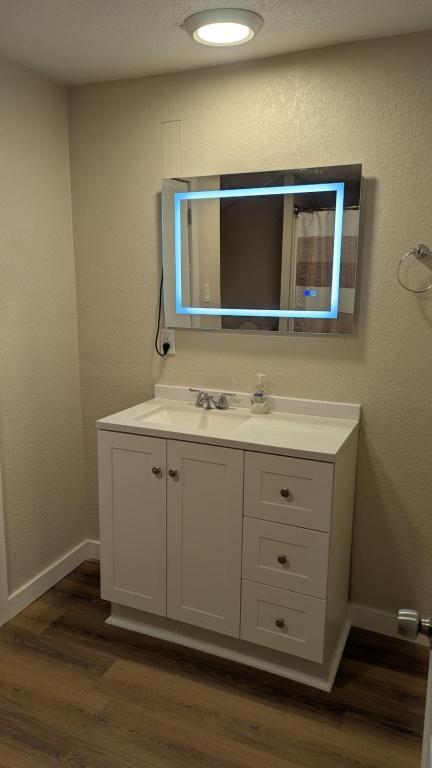 Foto del edificio - 209 S Center St